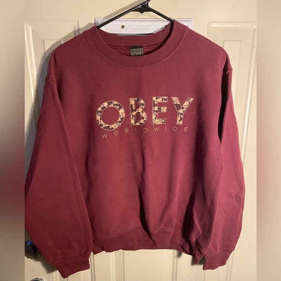 OBEY crew neck - Picture 1 of 3